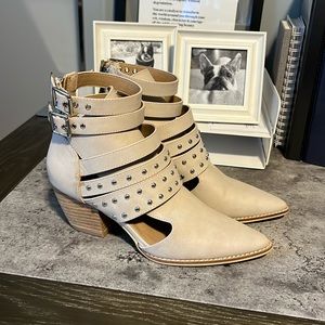 Beast Fashion boots - size 7.5